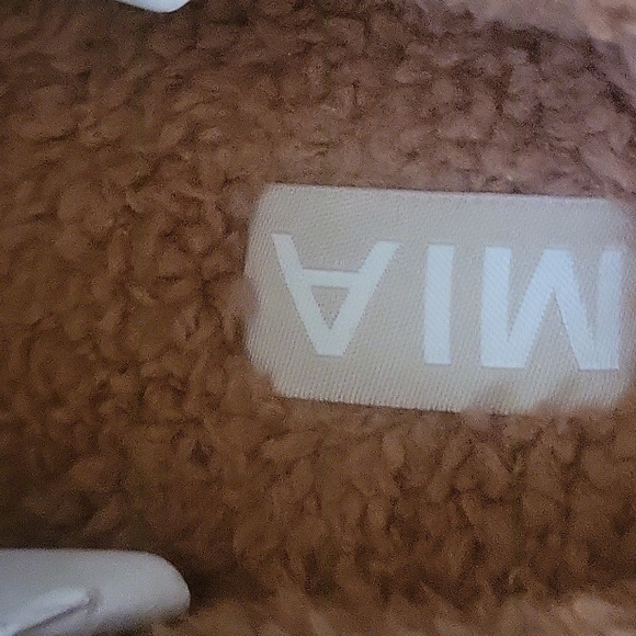 NWT MIA SHEARLING SHOES - Picture 4 of 7